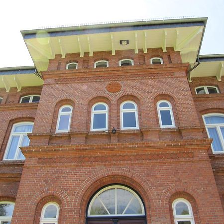 Apartamento Haus Im Park Wesselburen Exterior foto