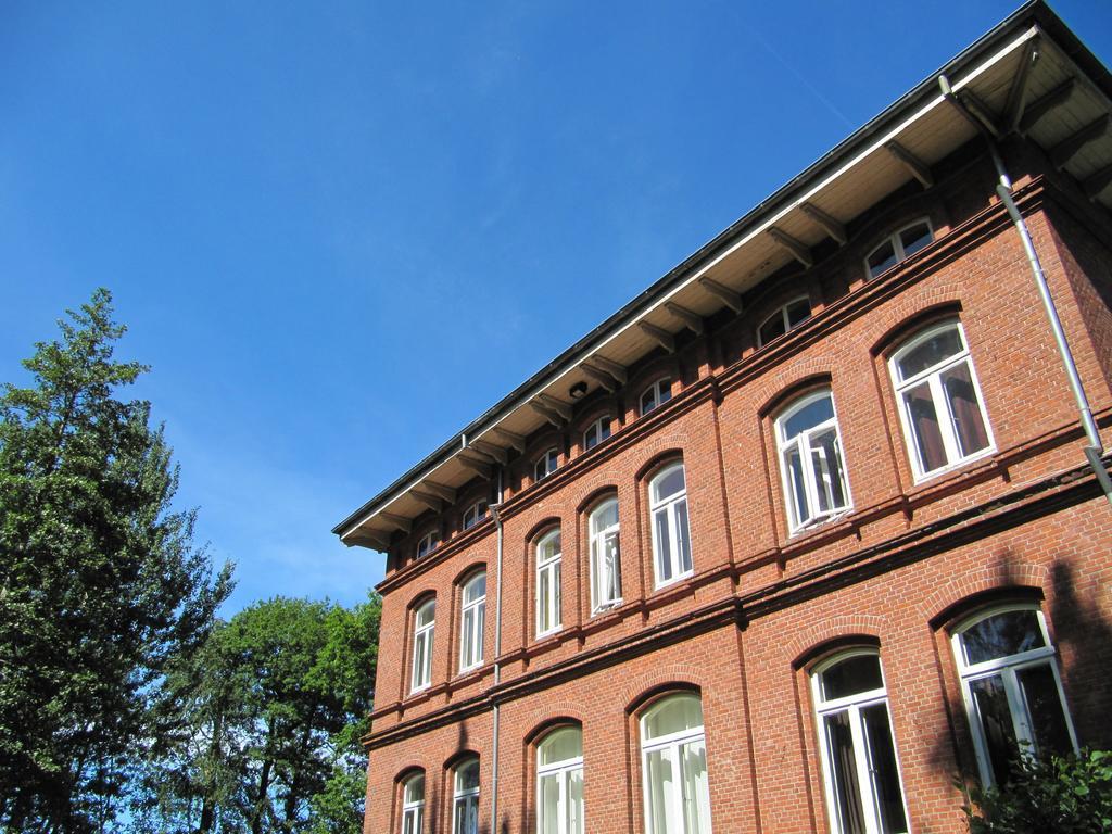 Apartamento Haus Im Park Wesselburen Exterior foto