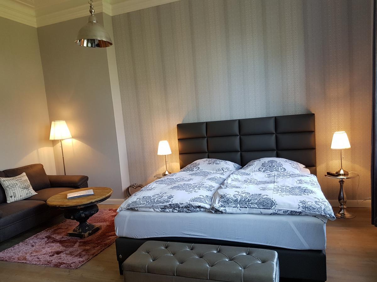 Apartamento Haus Im Park Wesselburen Exterior foto